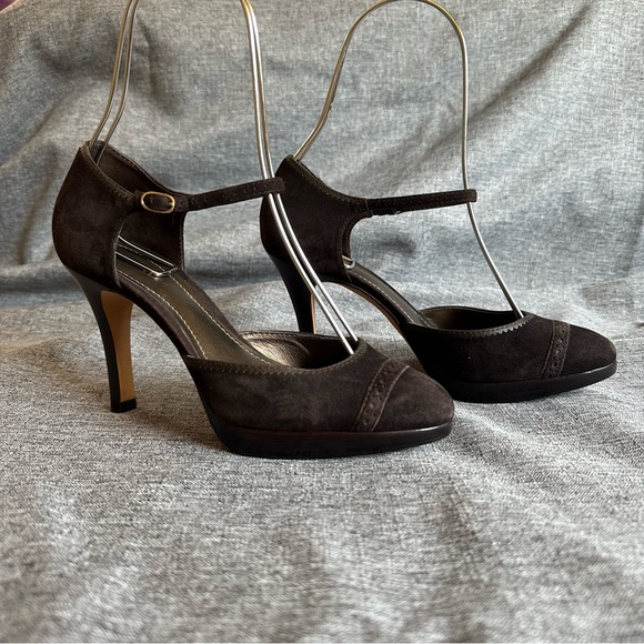 *Final Sale Price* Ann Taylor brown suede heels platform pump - Picture 7 of 15